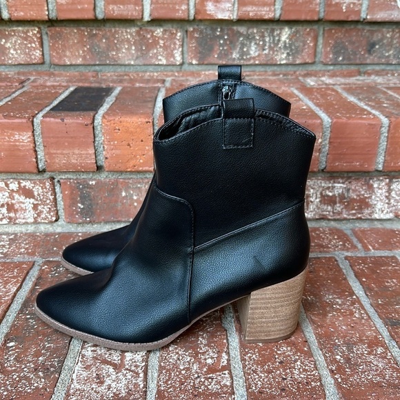 Dolce Vita Black Side Zip Toro Stacked Heel Ankle Boots Women's Size 10 - Picture 3 of 8
